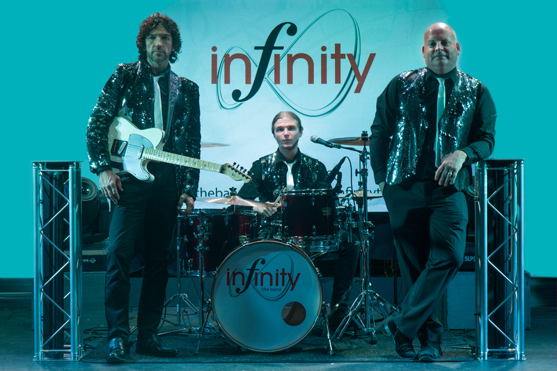 Infinity Wedding Band €1,500